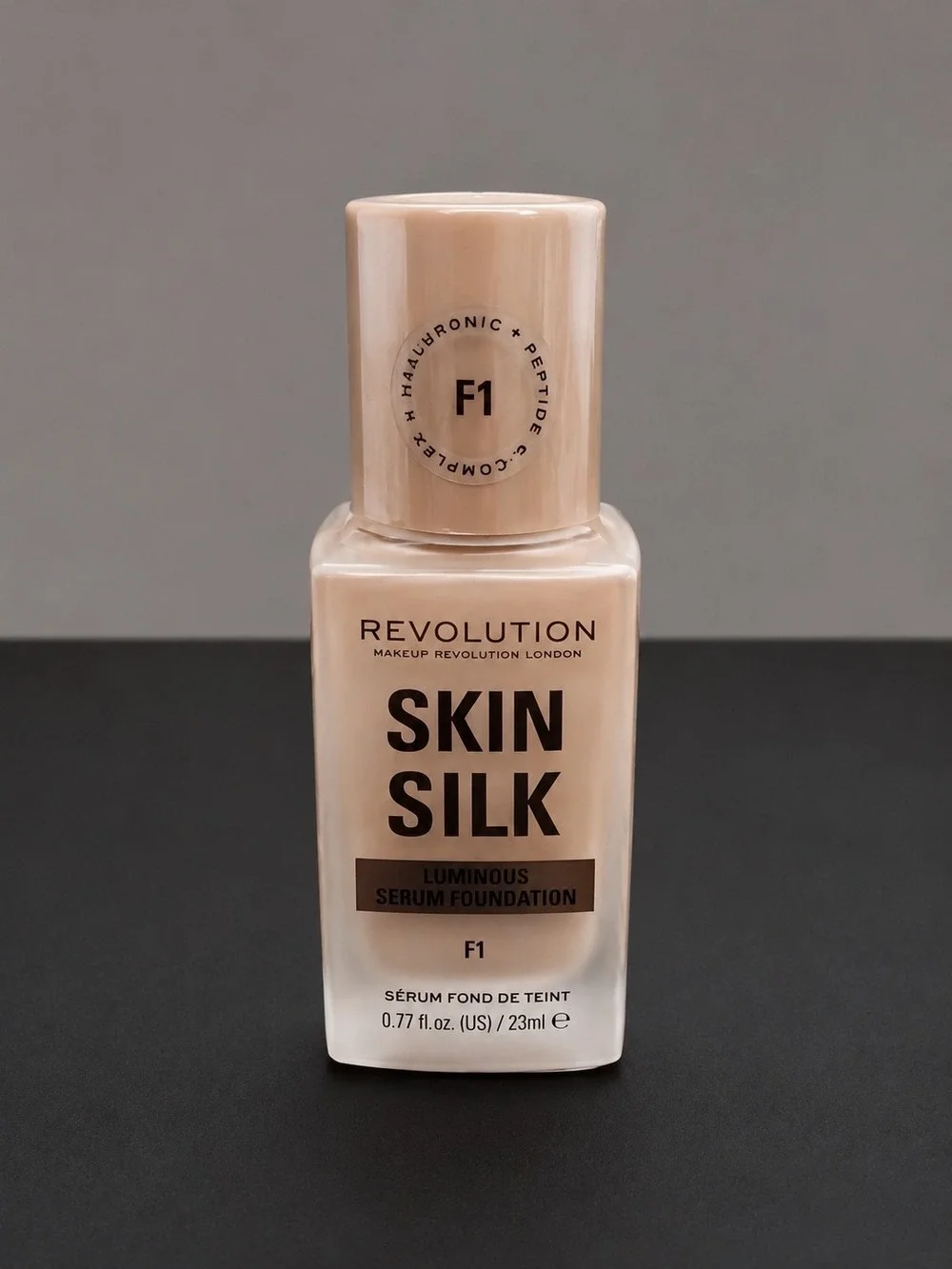 Makeup Revolution Skin Silk Serum Foundation F1